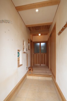 収納力のある2世帯住宅　玄関