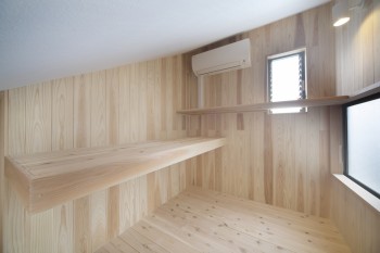 ロフトと棚