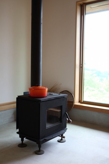 国産の薪ストーブ　AGNI