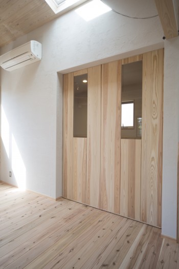 杉の無垢建具