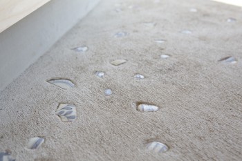 土間にもべんじゃらを埋め込み