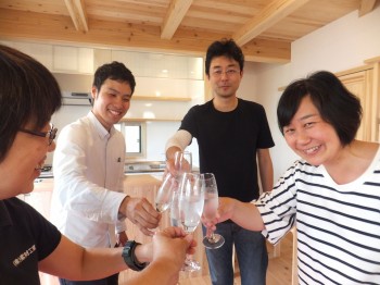 乾杯! 乾杯!