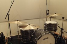 防音ルームでドラム演奏してもらいました