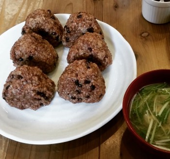 酵素玄米おにぎり