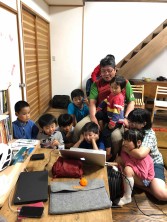 子どもたちたくさん